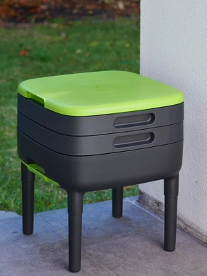 Maze Worm Farm Composter with Legs