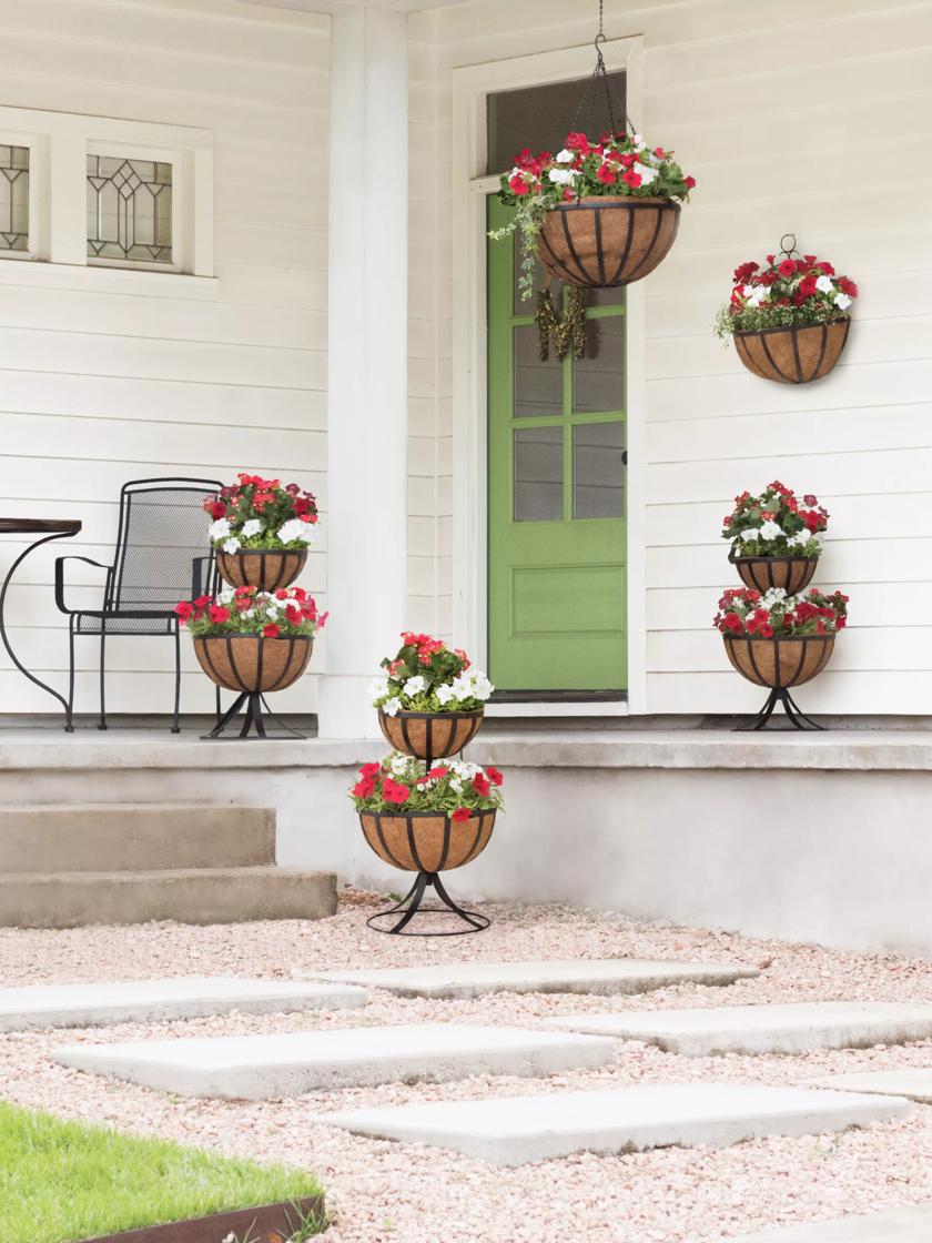 ブルテリア2 AquaSav™ Oxford 2-Tier Planter | Gardener's Supply
