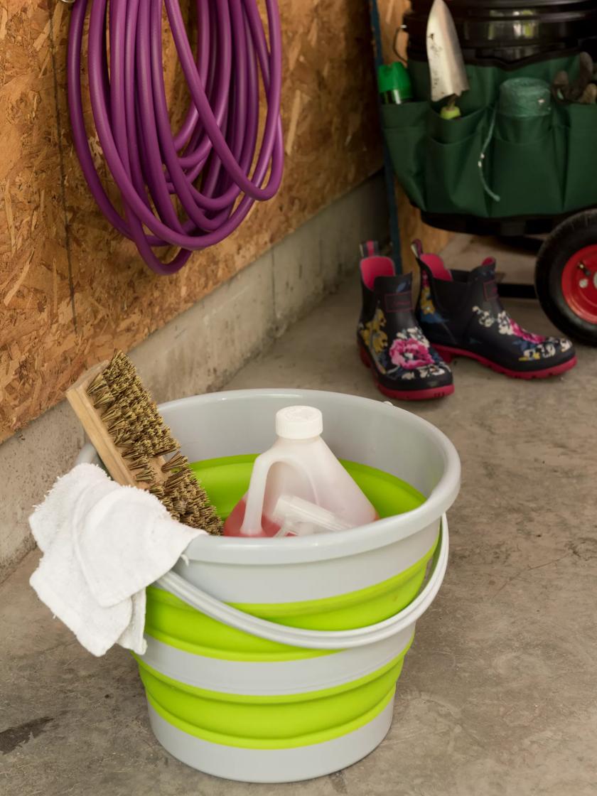 Collapsible Buckets