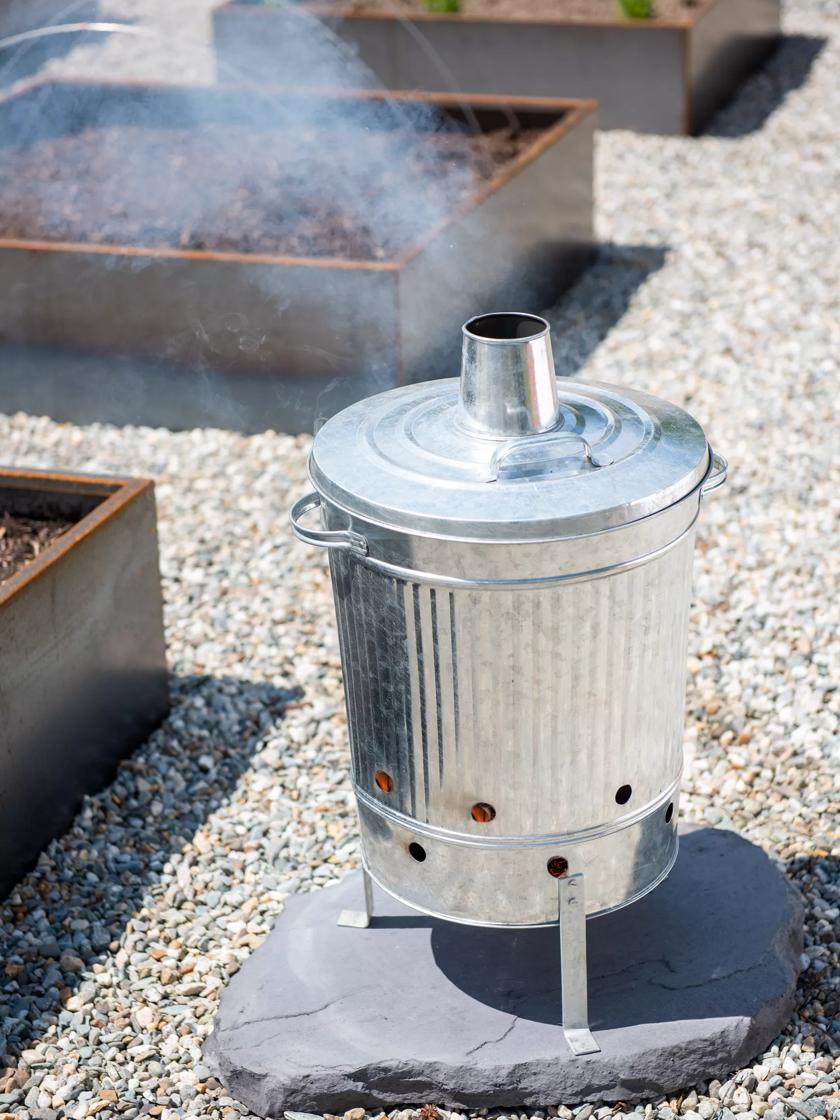 How To Use A Garden Incinerator