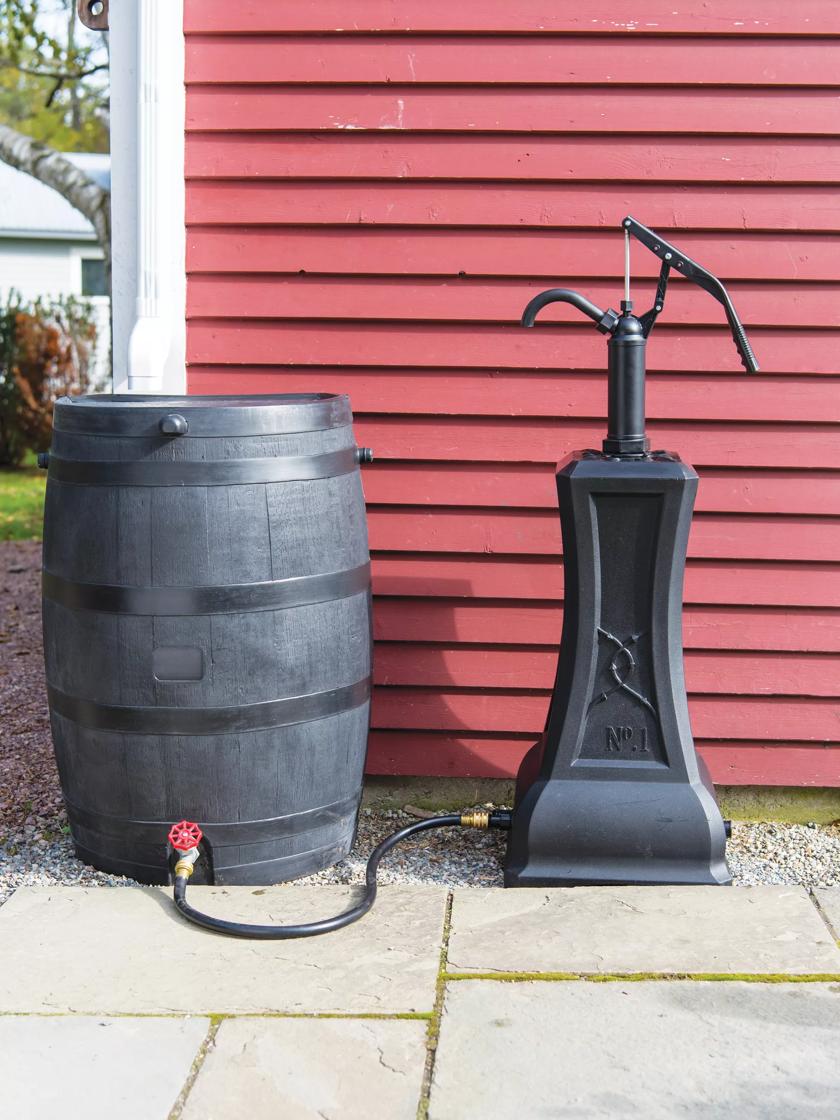 Rain Barrel käsipumppu jalustallaRain Barrel käsipumppu jalustalla  