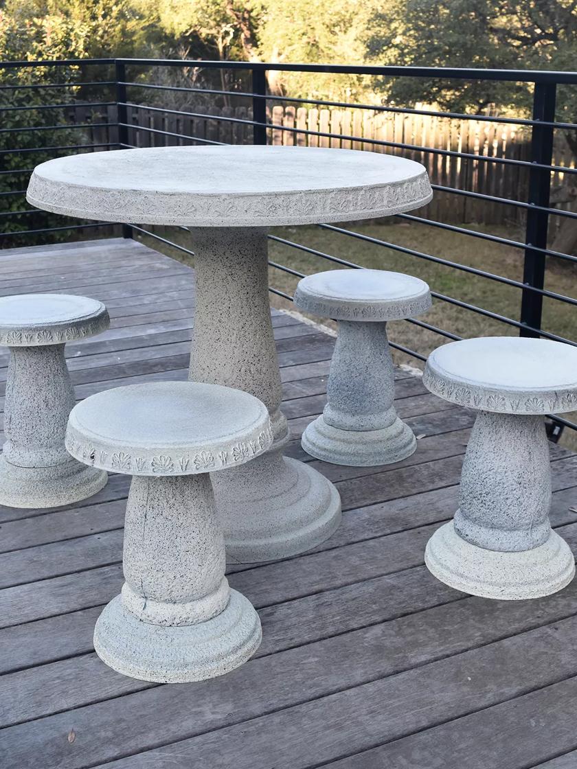 Exaco Fiberclay Round Patio Table Set with 4 Stools Gardeners