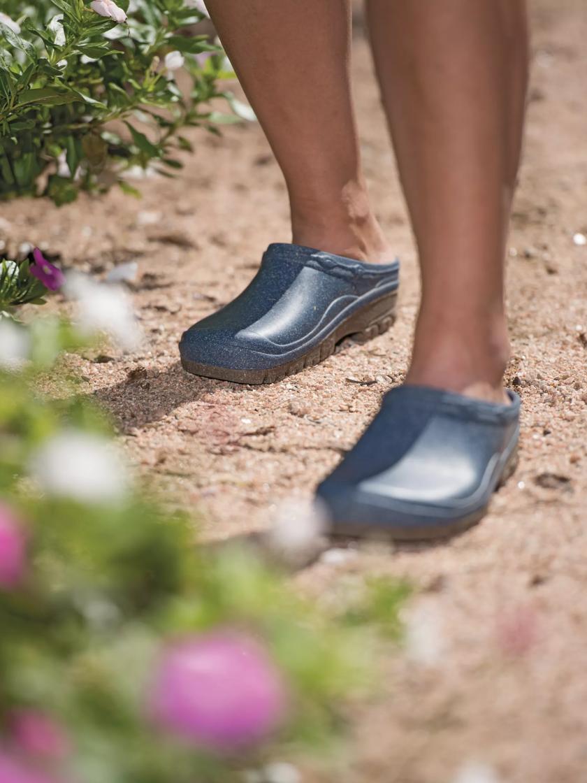 Rubber gardening clogs online