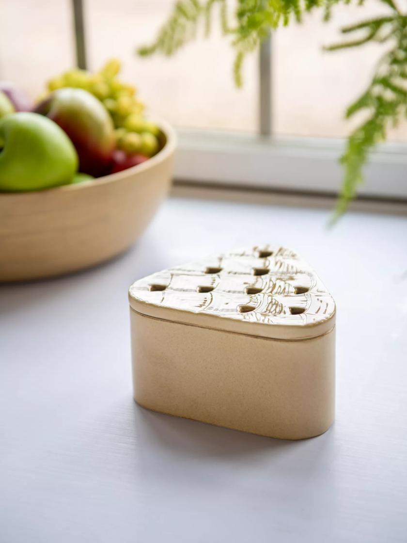 Ceramic Box With Fruit Fly Traps