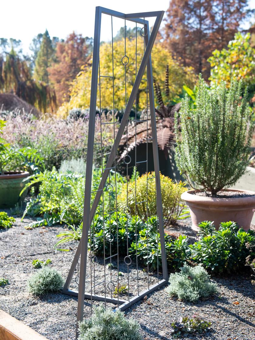 Pilar Free Standing Trellis | Gardeners Supply