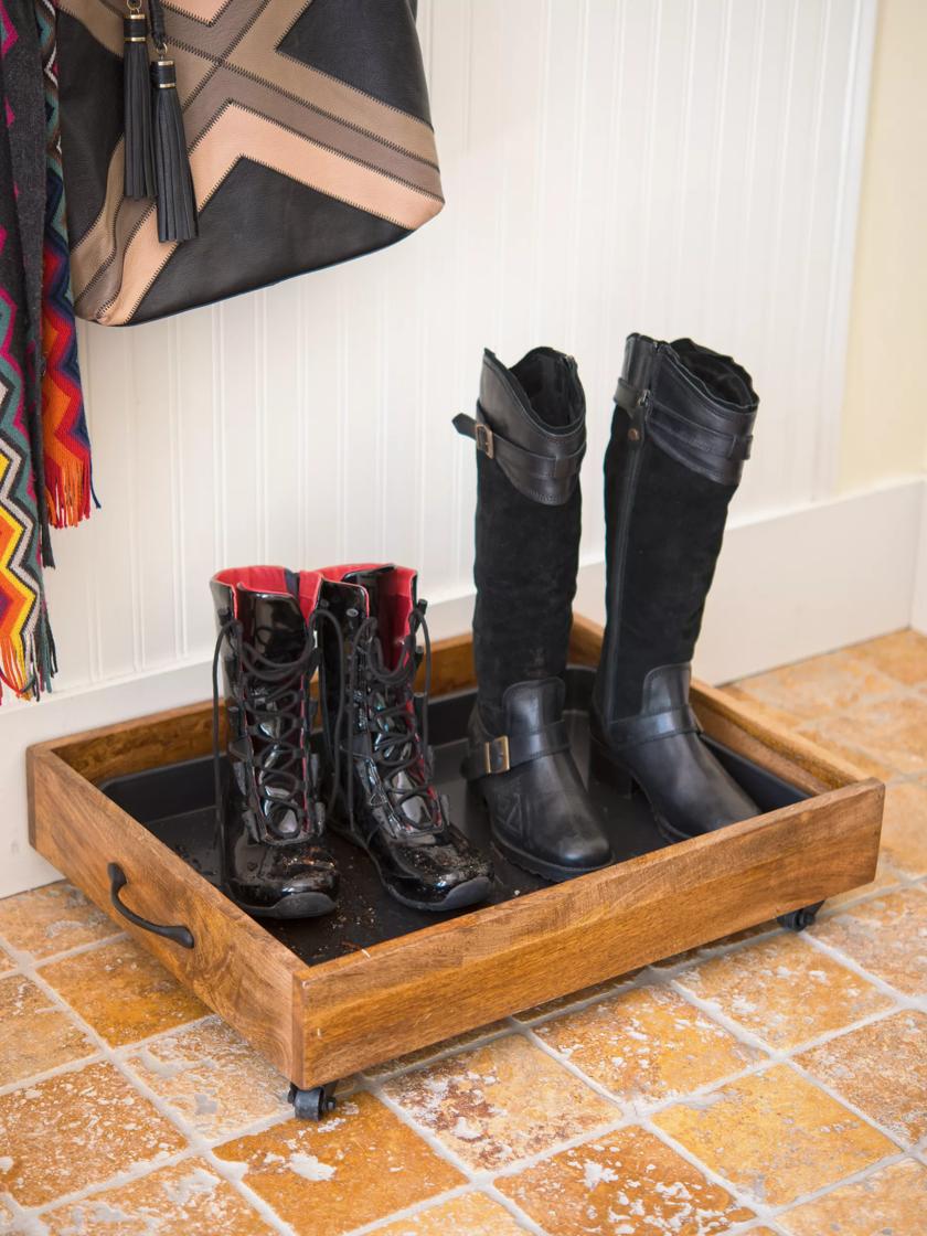 Wooden Boot Tray With Wheels – Kskystudio