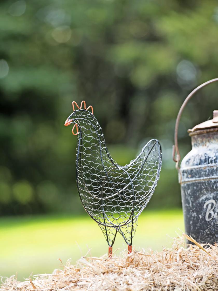 How to Make a Wire Art Bee #1 - Chicken Wire Garden Sculpture Idea